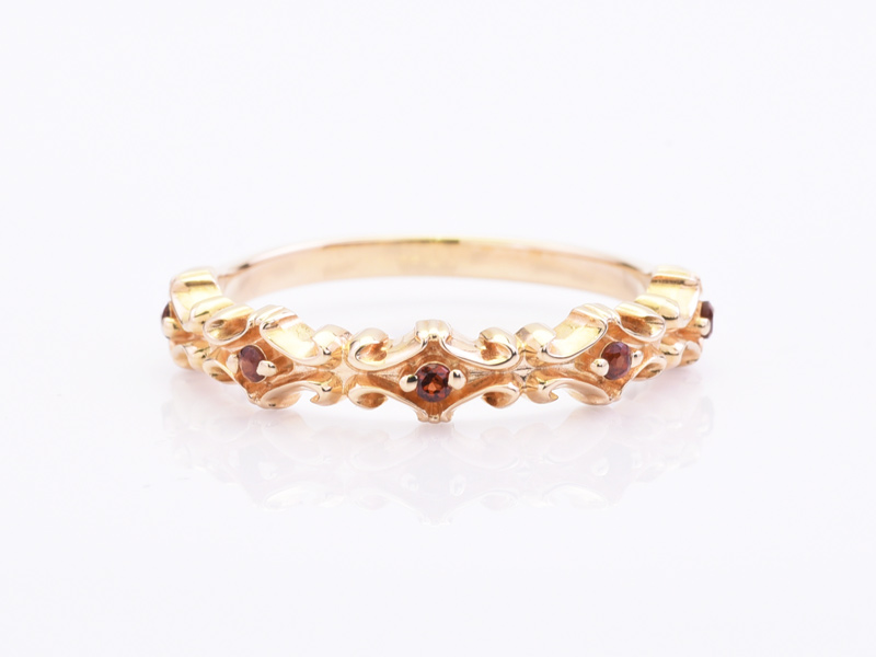 ROYAL LIP RING