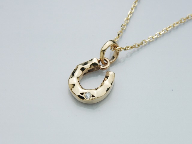 SILK CUT HORSE SHOE:K10