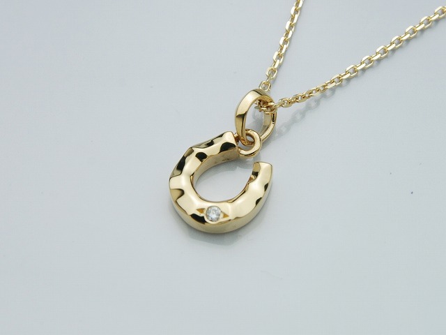 SILK CUT HORSE SHOE:K18