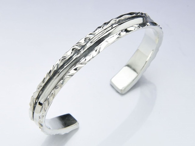 FORK LINE BANGLE