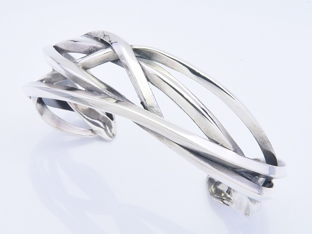 RAGING WIRE BANGLE