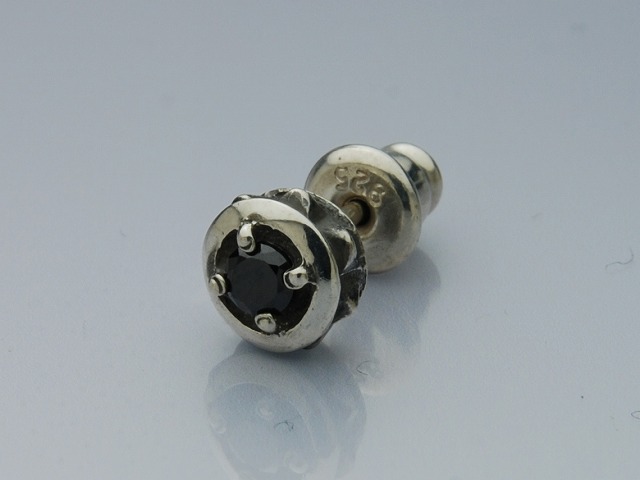 スパイクピアスcut stone