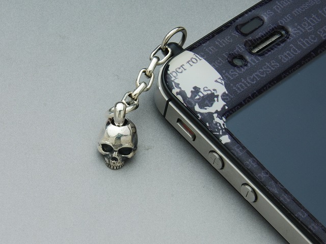 スマフォチェーンピアス(スカル)